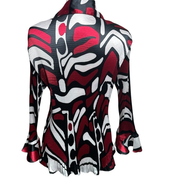 Elegant Women's Red and Black Button-Down Shirt - Picture 4 of 7